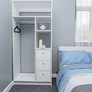 Shirley House: Self-catering Near Hospitals Southampton